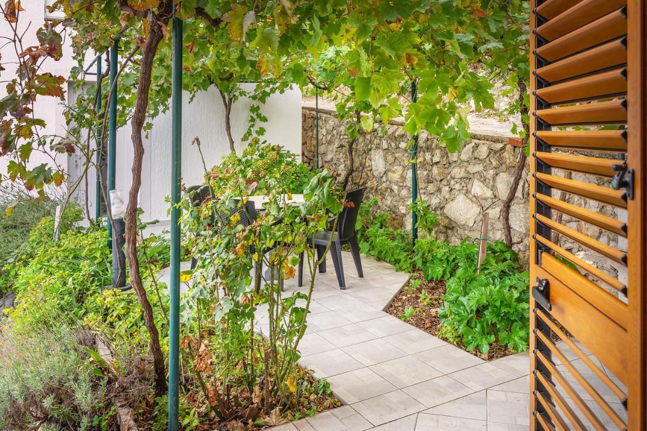 Apartments Juranic I Baška Buitenkant foto
